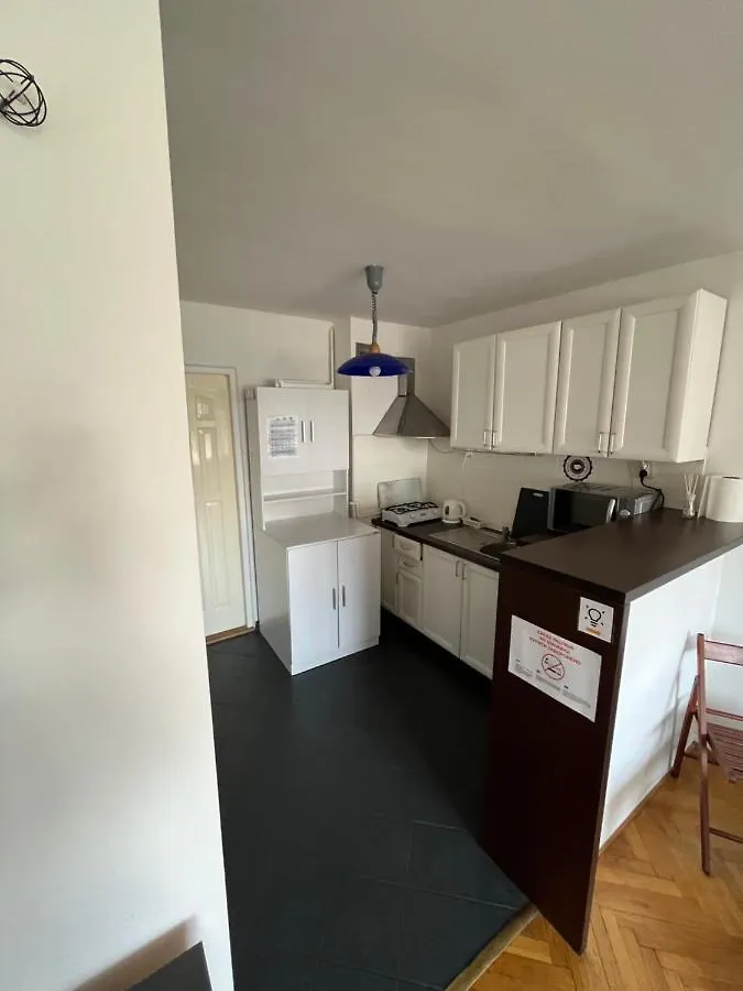 شقة Uroczy Apartament Blisko Centrum وارسو
