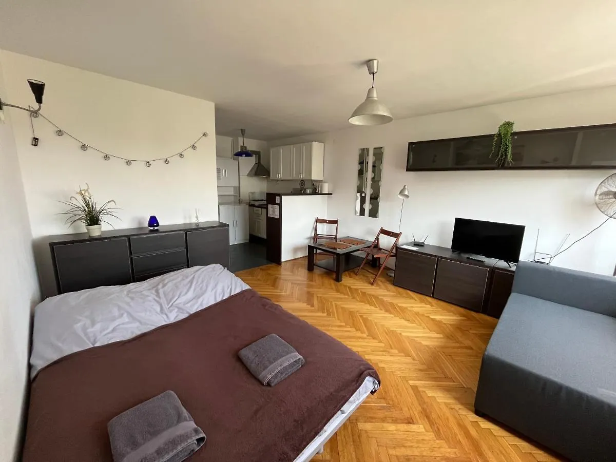 شقة Uroczy Apartament Blisko Centrum وارسو